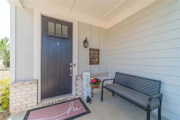 Property Slideshow image 2 of 45 | 196 chatuge dr, Hoschton, GA, 30548