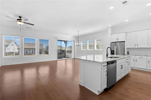 Property Slideshow image 3 of 47 | 6931 scenic overlook trce, Flowery Branch, GA, 30542