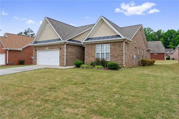 Property Slideshow image 3 of 27 | 8515 spivey village way, Jonesboro, GA, 30236