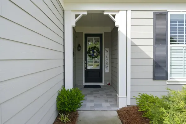 Property Slideshow image 3 of 72 | 400 chatuge dr, Hoschton, GA, 30548