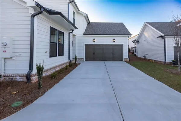 Property Slideshow image 3 of 39 | 581 pearl st, Cumming, GA, 30040