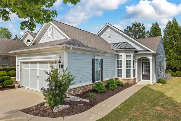 Property Slideshow image 2 of 39 | 6233 greenstone cir, Hoschton, GA, 30548