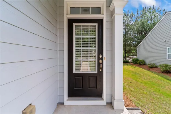 Property Slideshow image 3 of 39 | 6233 greenstone cir, Hoschton, GA, 30548