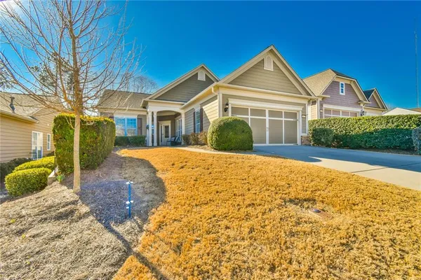 Property Slideshow image 3 of 30 | 6423 lantern rdg, Hoschton, GA, 30548