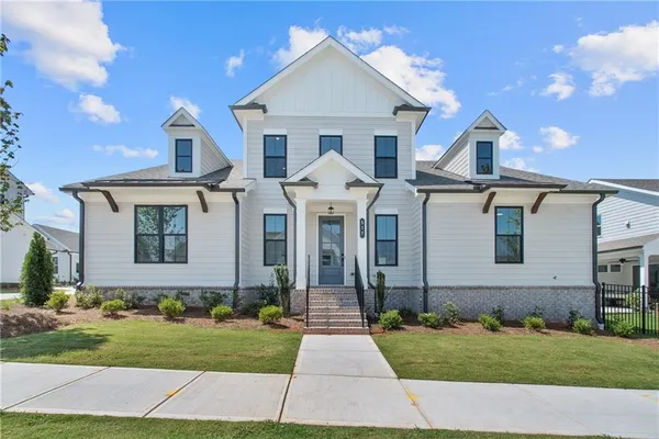 Property Slideshow image 2 of 30 | 557 pearl st, Cumming, GA, 30040