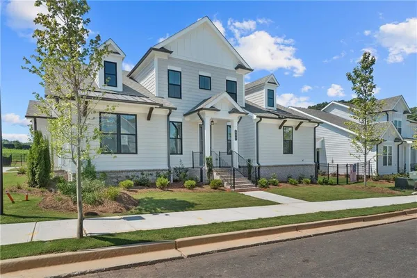 Property Slideshow image 3 of 30 | 557 pearl st, Cumming, GA, 30040