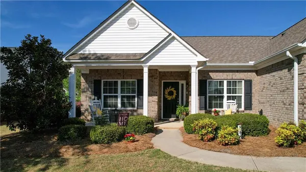 Property Slideshow image 2 of 42 | 848 crossroads ct, Social Circle, GA, 30025