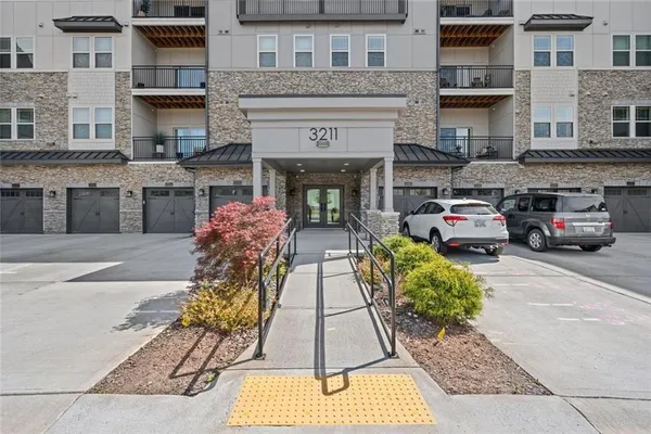 Property Slideshow image 3 of 52 | 3211 orwell way 4201, Cumming, GA, 30041