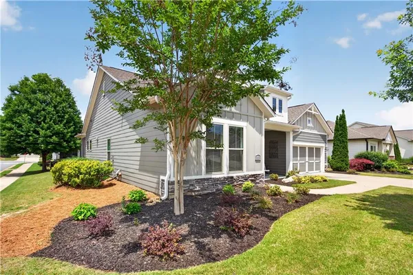 Property Slideshow image 3 of 47 | 301 hazel dr, Woodstock, GA, 30189
