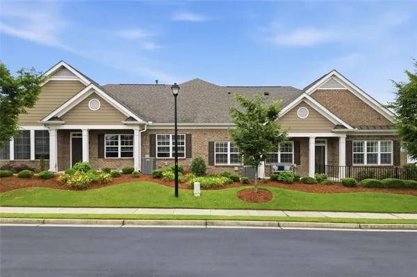 Property Slideshow image 2 of 34 | 3328 tree ridge ct, Buford, GA, 30519