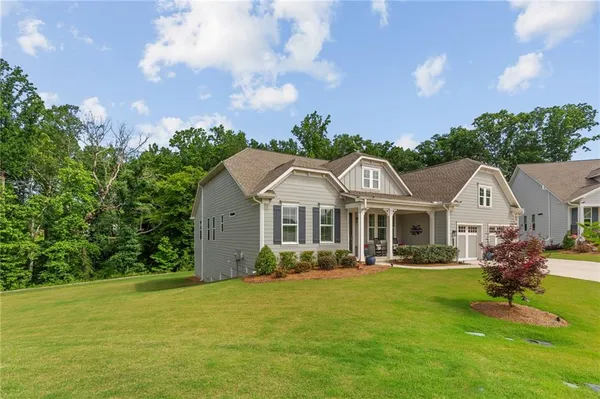 Property Slideshow image 2 of 83 | 386 kentucky ct, Hoschton, GA, 30548