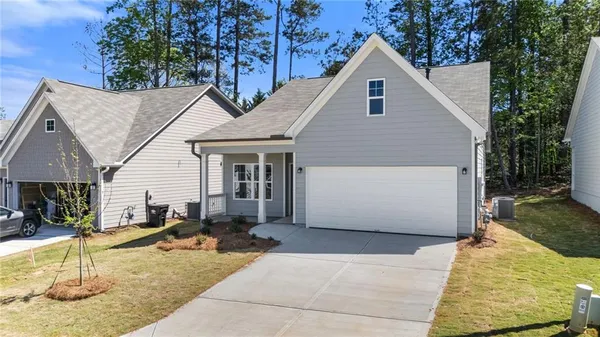 Property Slideshow image 2 of 25 | 330 cedar hill dr, Dallas, GA, 30132