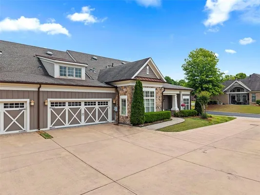 Property Slideshow image 3 of 52 | 2845 middlecreek way, Cumming, GA, 30041
