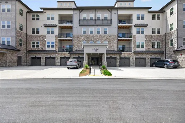 Property Slideshow image 2 of 47 | 3342 orwell way 1206, Cumming, GA, 30041