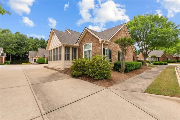 Property Slideshow image 3 of 43 | 1001 haven cir, Douglasville, GA, 30135