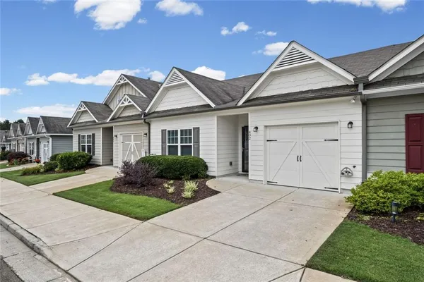 Property Slideshow image 3 of 36 | 402 rockview dr, Canton, GA, 30114