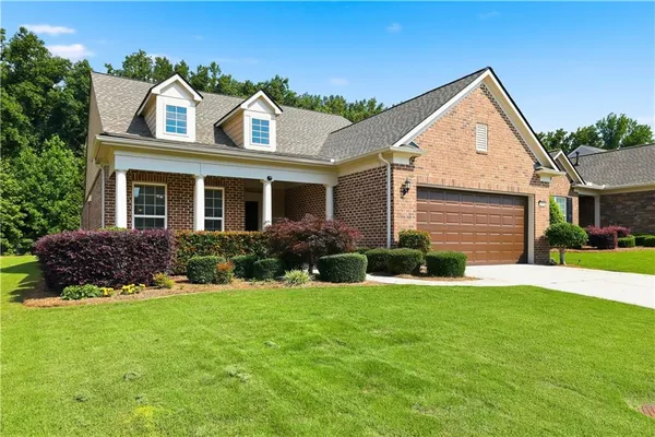 Property Slideshow image 2 of 35 | 2930 thistle trl, Suwanee, GA, 30024