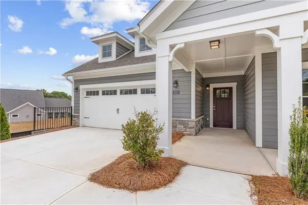 Property Slideshow image 2 of 20 | 3347 fishpond cir, Dacula, GA, 30019