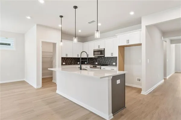 Property Slideshow image 2 of 25 | 3565 arrow root cir, Loganville, GA, 30052