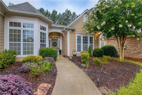 Property Slideshow image 2 of 59 | 424 tallulah dr, Griffin, GA, 30223