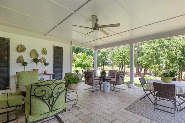 Property Slideshow image 2 of 68 | 319 erie pt, Hoschton, GA, 30548