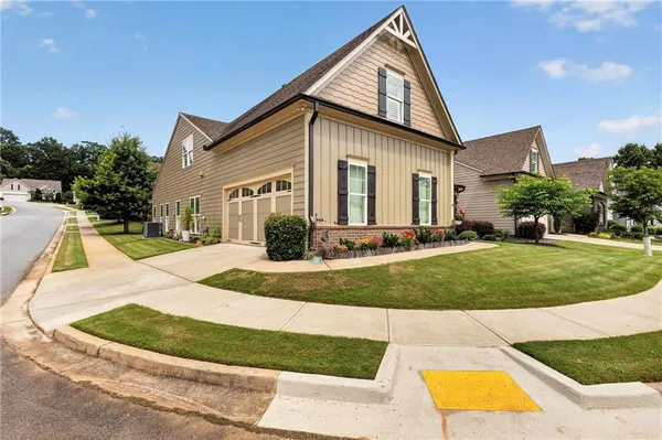 Property Slideshow image 2 of 34 | 129 altmore way, Woodstock, GA, 30188