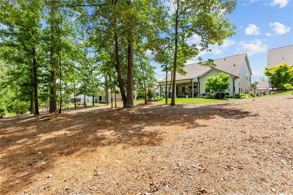 Property Slideshow image 3 of 68 | 319 erie pt, Hoschton, GA, 30548