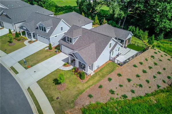 Property Slideshow image 2 of 31 | 3492 fishpond cir, Dacula, GA, 30019