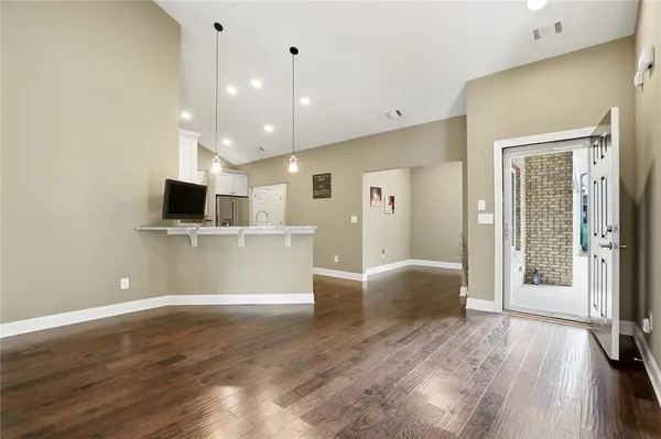 Property Slideshow image 3 of 25 | 6144 brookhaven cir, Duluth, GA, 30097