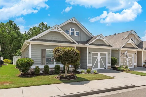 Property Slideshow image 3 of 32 | 507 riverview ln, Canton, GA, 30114
