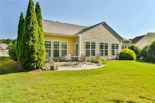 Property Slideshow image 3 of 54 | 6716 chimney ridge ct, Hoschton, GA, 30548