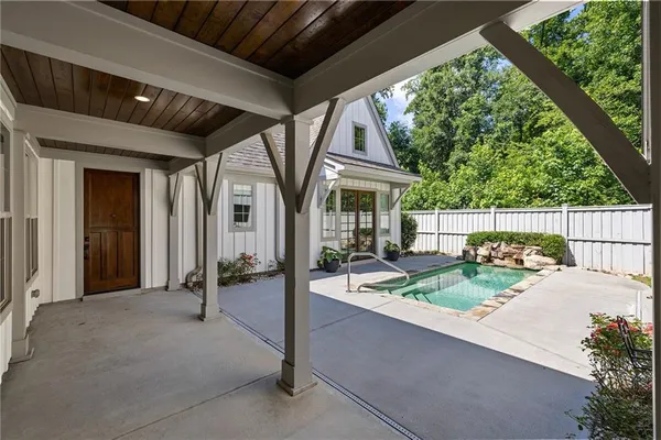 Property Slideshow image 3 of 26 | 225 arbor garden cir, Newnan, GA, 30265