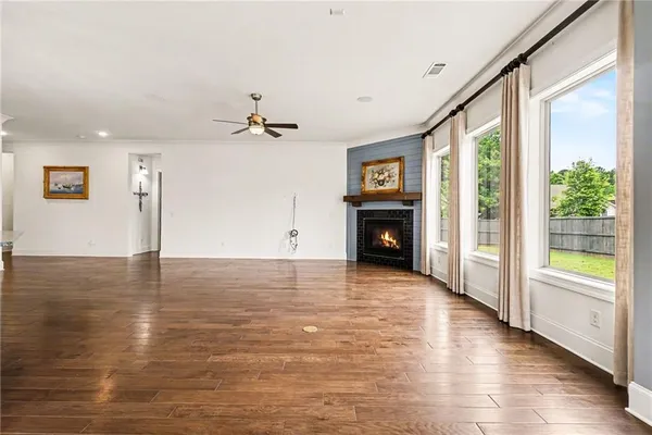 Property Slideshow image 3 of 41 | 105 sheridan dr, Woodstock, GA, 30189