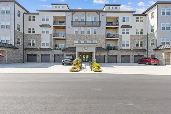 Property Slideshow image 2 of 36 | 3211 orwell way 4404, Cumming, GA, 30041