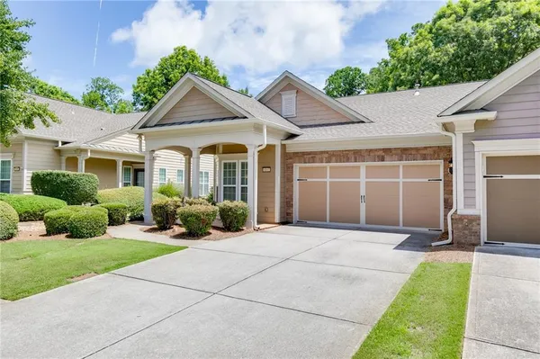 Property Slideshow image 2 of 49 | 6160 longleaf dr, Hoschton, GA, 30548