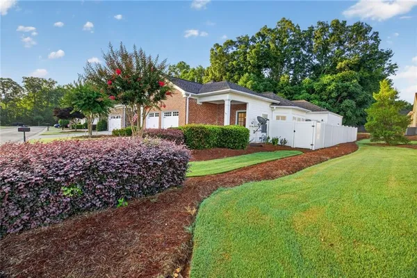 Property Slideshow image 3 of 36 | 236 abercorn way, Woodstock, GA, 30188