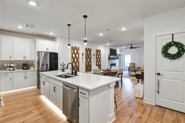Property Slideshow image 2 of 52 | 3351 orwell way 2401, Cumming, GA, 30041