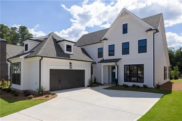 Property Slideshow image 2 of 16 | 564 sawnee village blvd, Cumming, GA, 30040