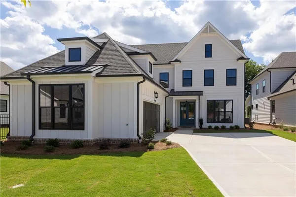 Property Slideshow image 3 of 16 | 564 sawnee village blvd, Cumming, GA, 30040