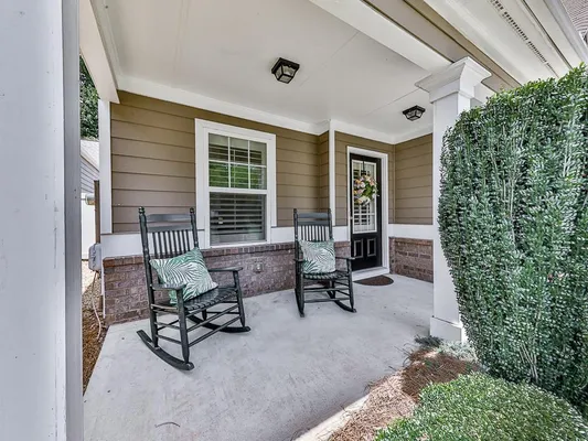 Property Slideshow image 3 of 35 | 155 abbey cir, Woodstock, GA, 30188