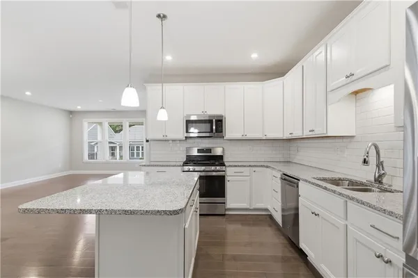 Property Slideshow image 2 of 32 | 210 balsam dr, Dallas, GA, 30157