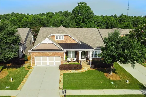 Property Slideshow image 2 of 77 | 6417 hickory springs cir, Hoschton, GA, 30548