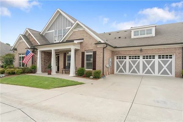 Property Slideshow image 3 of 40 | 2754 middlecreek way, Cumming, GA, 30041