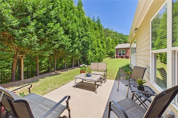 Property Slideshow image 2 of 33 | 2960 thistle trl, Suwanee, GA, 30024