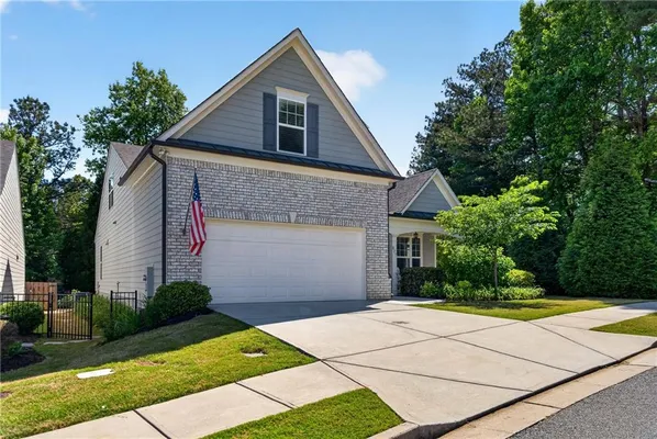 Property Slideshow image 2 of 38 | 527 margaret ln, Woodstock, GA, 30188