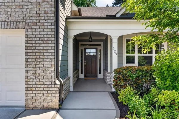 Property Slideshow image 3 of 38 | 527 margaret ln, Woodstock, GA, 30188
