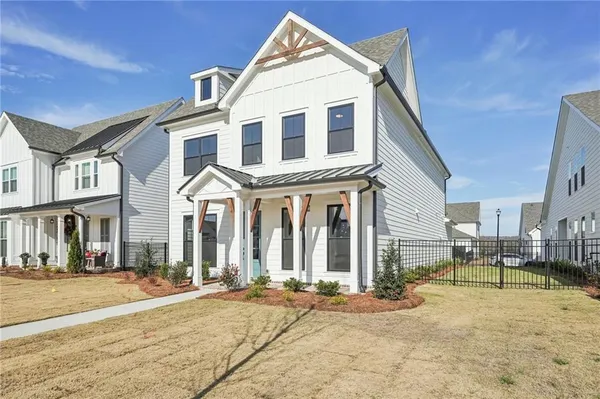 Property Slideshow image 3 of 75 | 526 pearl st, Cumming, GA, 30040