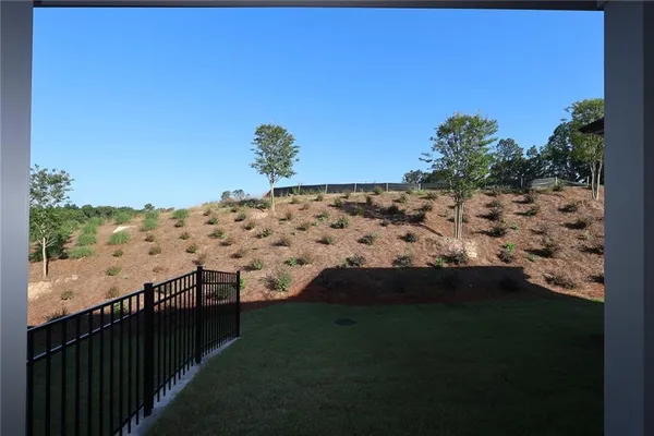 Property Slideshow image 2 of 12 | 1339 autumn lake dr, Gainesville, GA, 30504
