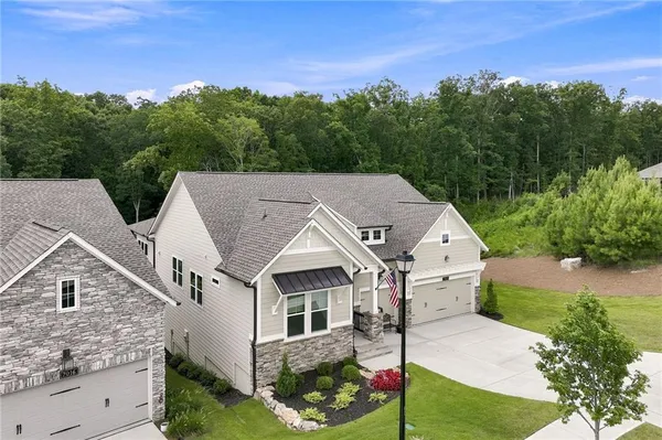 Property Slideshow image 3 of 58 | 7012 cottage grove dr, Flowery Branch, GA, 30542