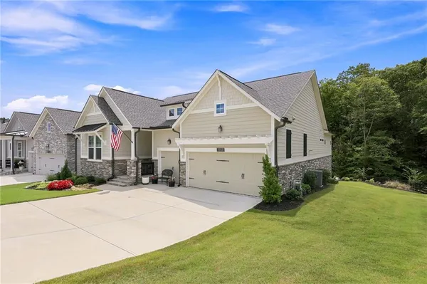 Property Slideshow image 2 of 58 | 7012 cottage grove dr, Flowery Branch, GA, 30542